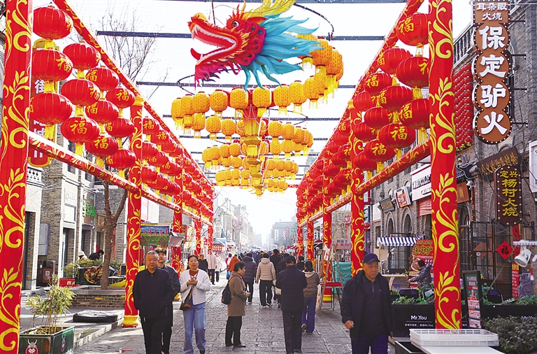 穿行在西大街的年味里